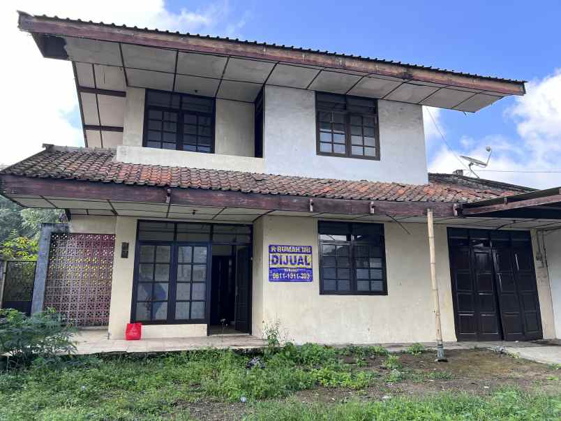 dijual rumah jalan cijeruk no 111