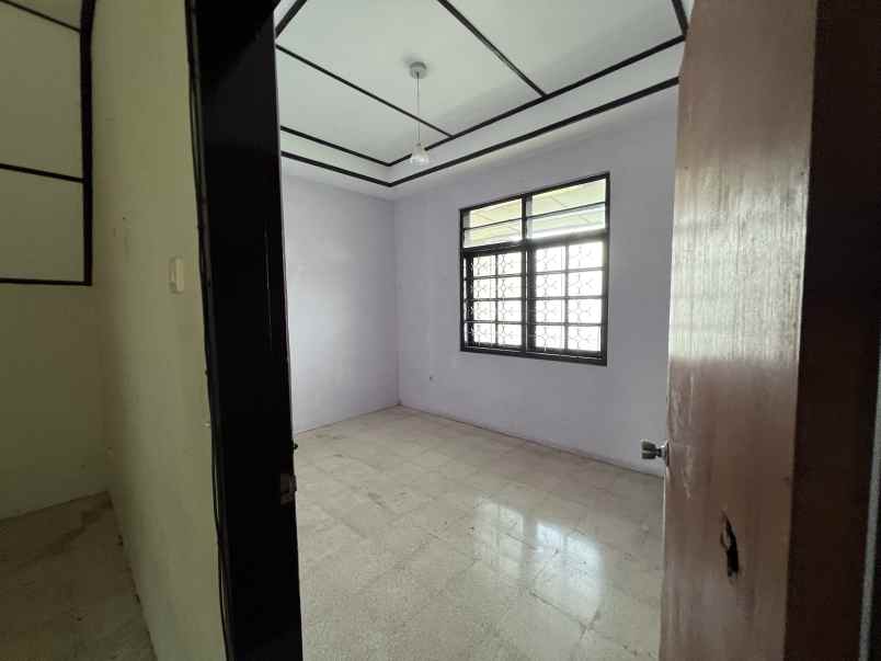 dijual rumah jalan cijeruk no 111