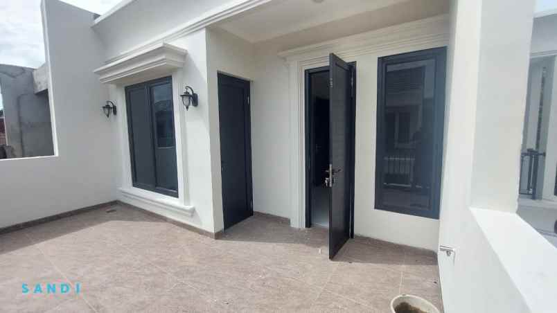 dijual rumah jalan garuda