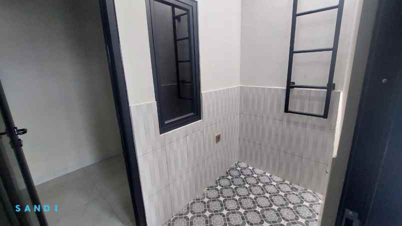 dijual rumah jalan garuda