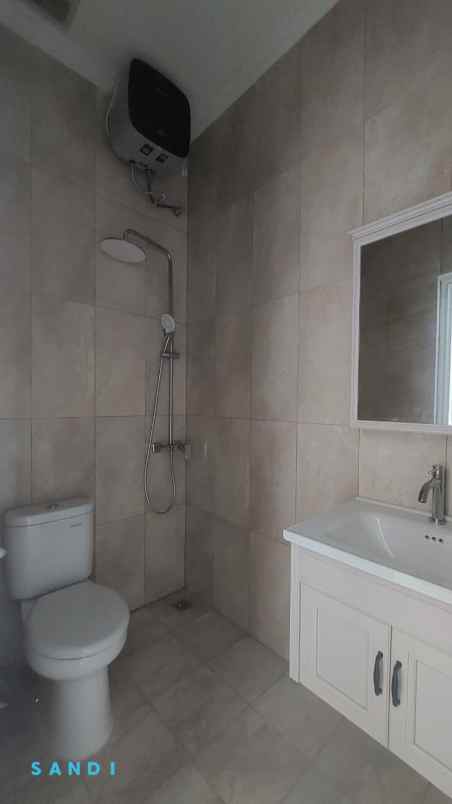 dijual rumah jalan garuda