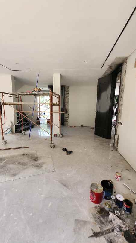 dijual rumah jalan grand eastwood