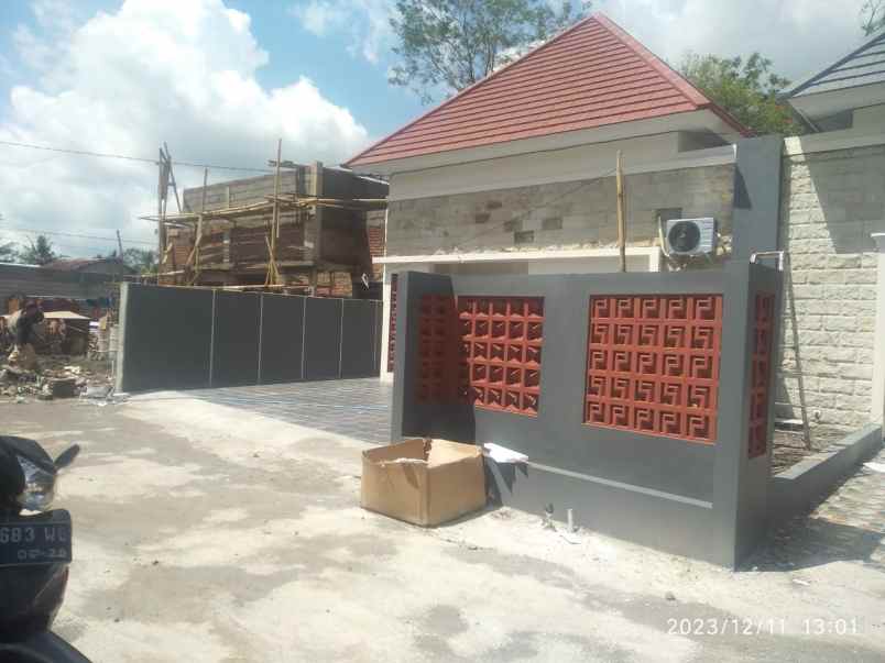 dijual rumah jalan kaliurang km 13