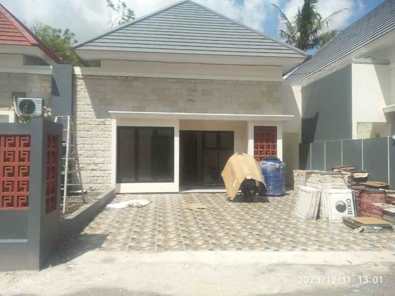 dijual rumah jalan kaliurang km 13