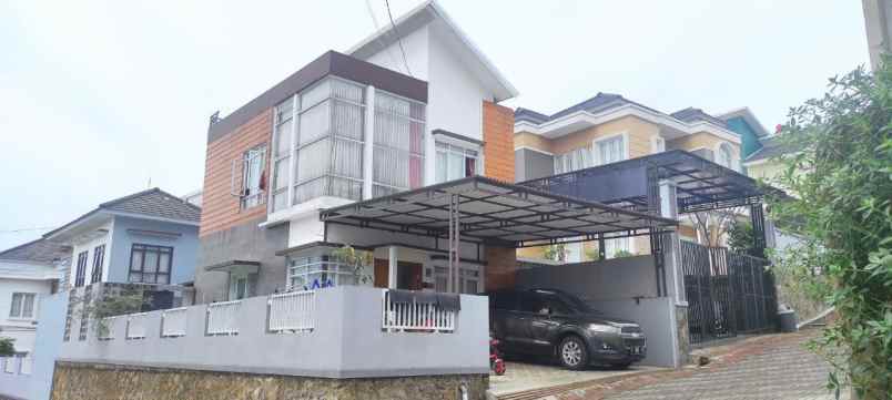 dijual rumah jalan kolonel masturi