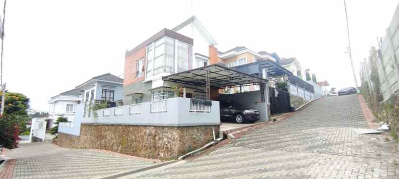 dijual rumah jalan kolonel masturi