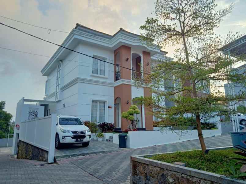 dijual rumah jalan kolonel masturi