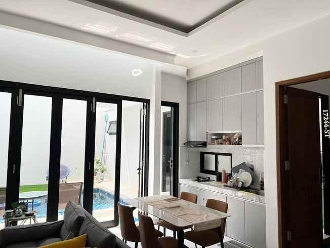 dijual rumah jalan manyar 1