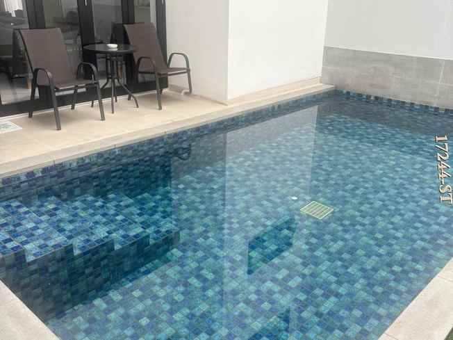 dijual rumah jalan manyar 1