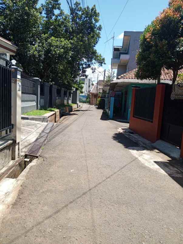 dijual rumah jalan radio cipedak