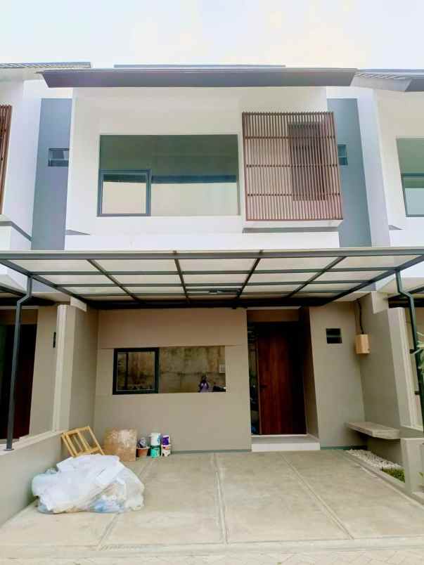 dijual rumah jalan raya cinere nempel