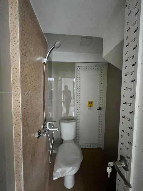 dijual rumah jalan raya lebak bulus