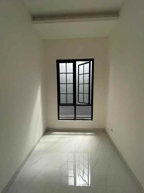 dijual rumah jalan raya lebak bulus