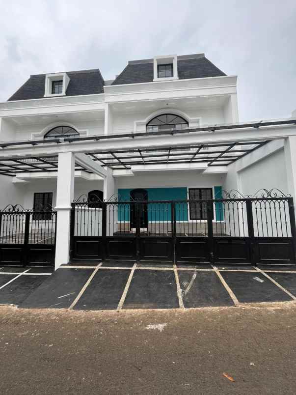 dijual rumah jalan raya lebak bulus
