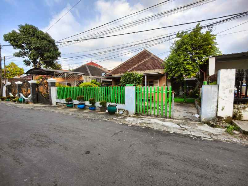dijual rumah jalan tumenggung suryo