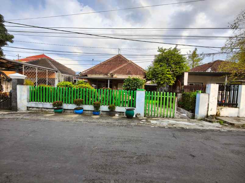 dijual rumah jalan tumenggung suryo