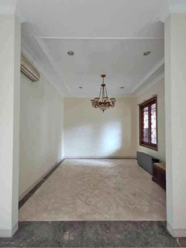 dijual rumah jalan wijaya kebayoran