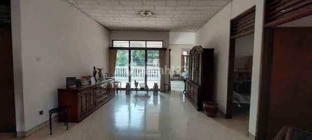 dijual rumah jalan wijaya kebayoran