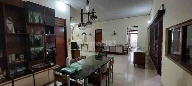 dijual rumah jalan wijaya kebayoran