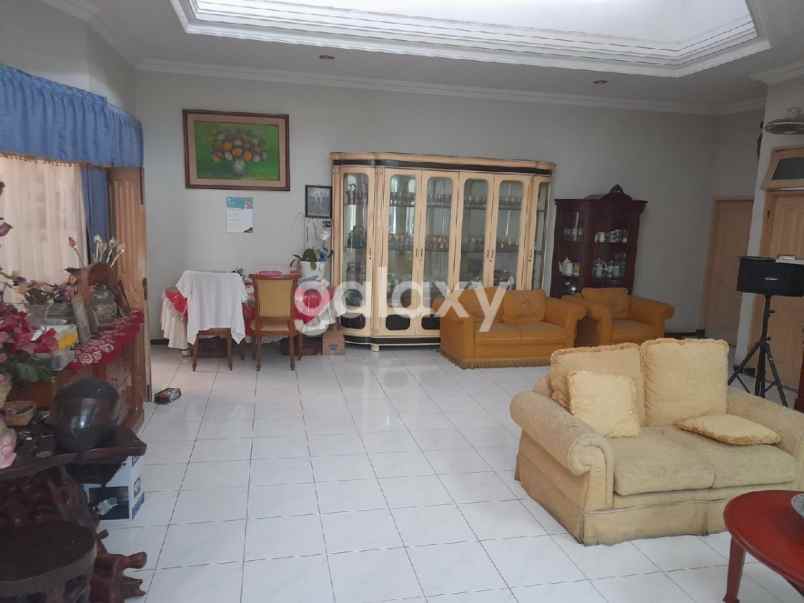 dijual rumah jemursari selatan