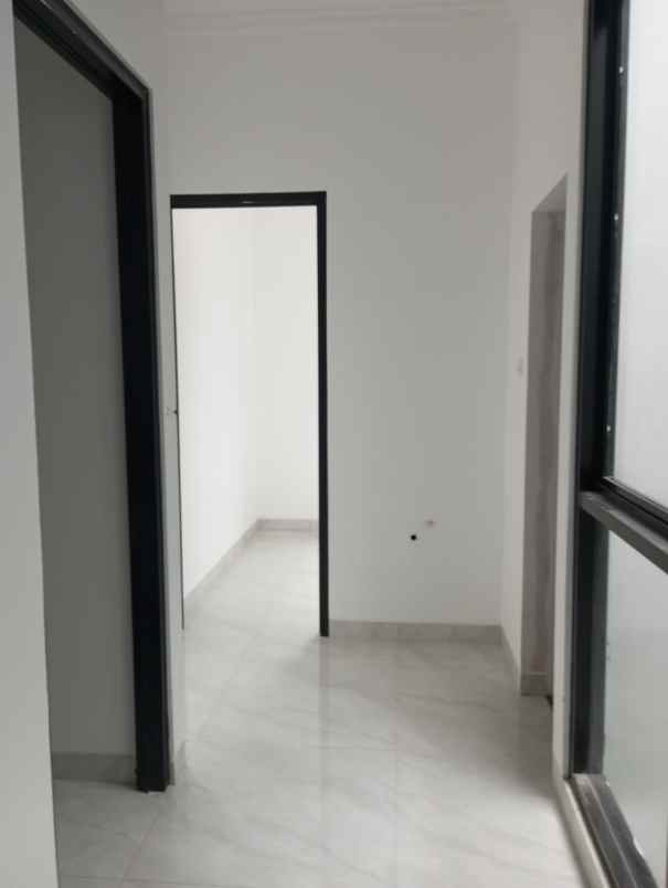 dijual rumah jl bambu apus cipayung