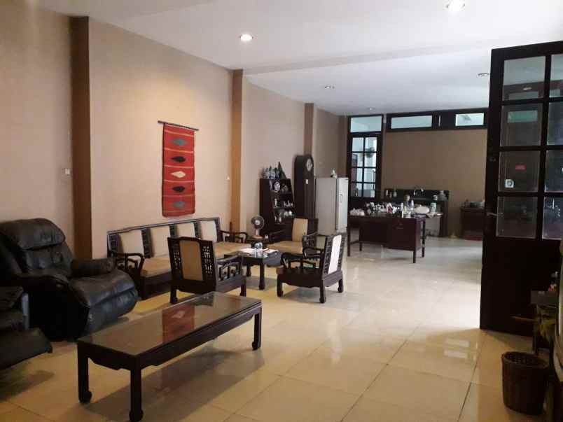 dijual rumah jl bayu putra arteri