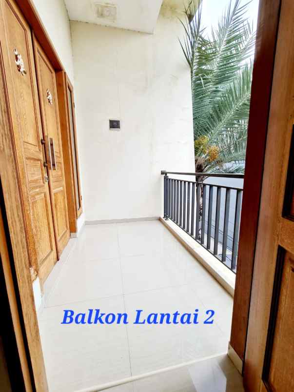 dijual rumah jl bellyra