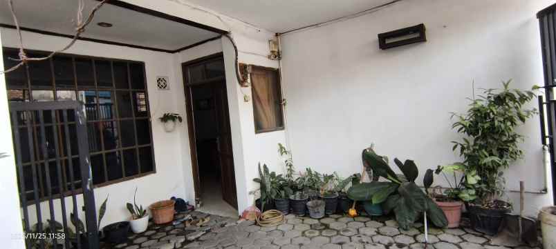 dijual rumah jl binong jati gatot