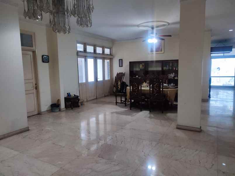 dijual rumah jl bojonegoro