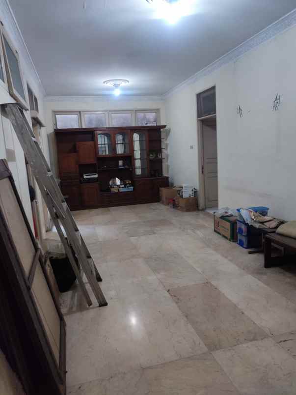 dijual rumah jl bojonegoro