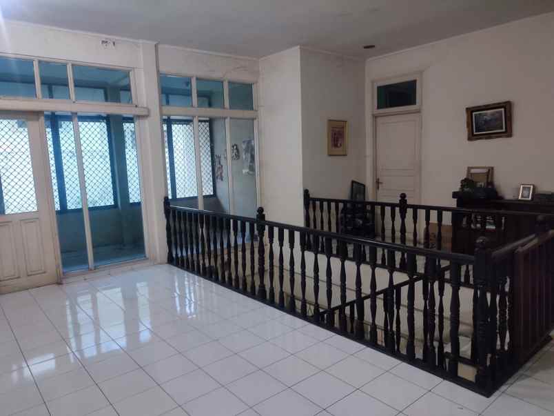 dijual rumah jl bojonegoro