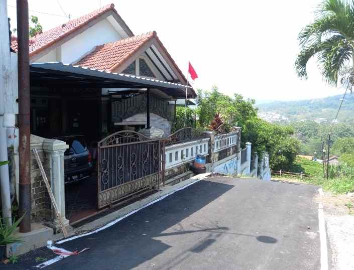 dijual rumah jl candi penataran