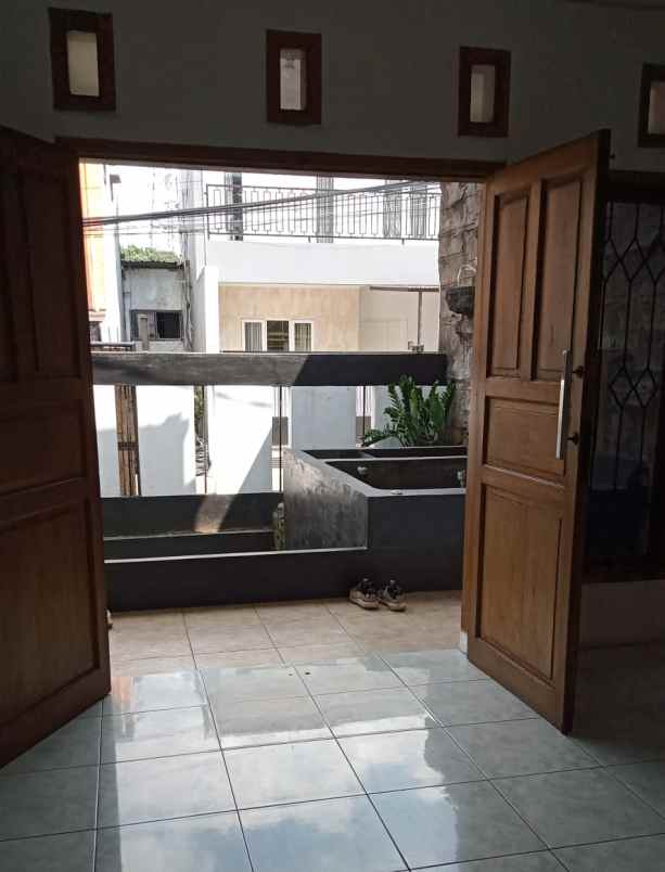 dijual rumah jl cibeunying kolot