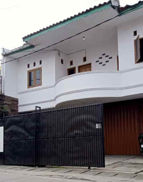 dijual rumah jl cibeunying kolot