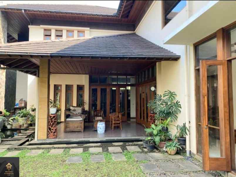 dijual rumah jl dago