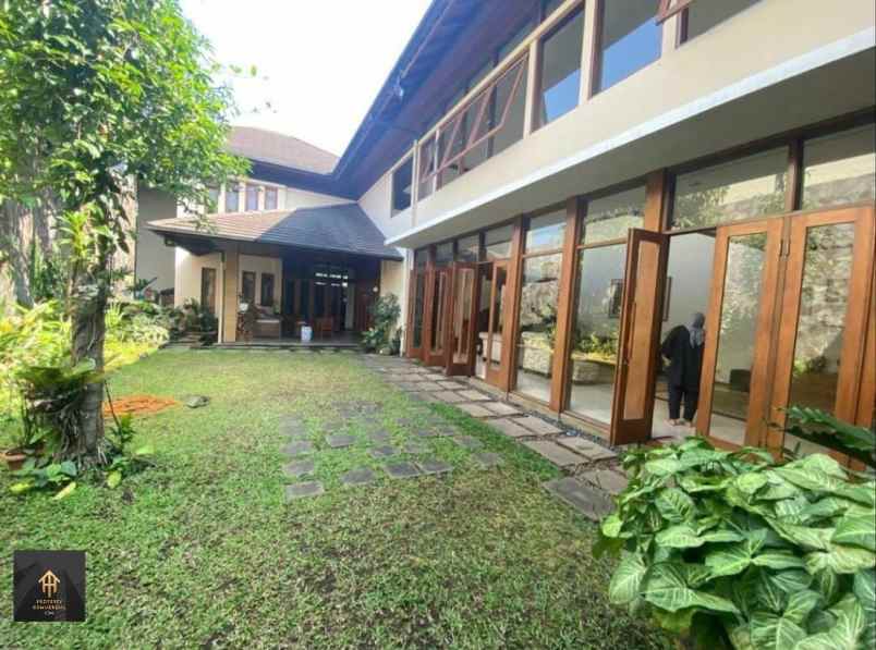 dijual rumah jl dago