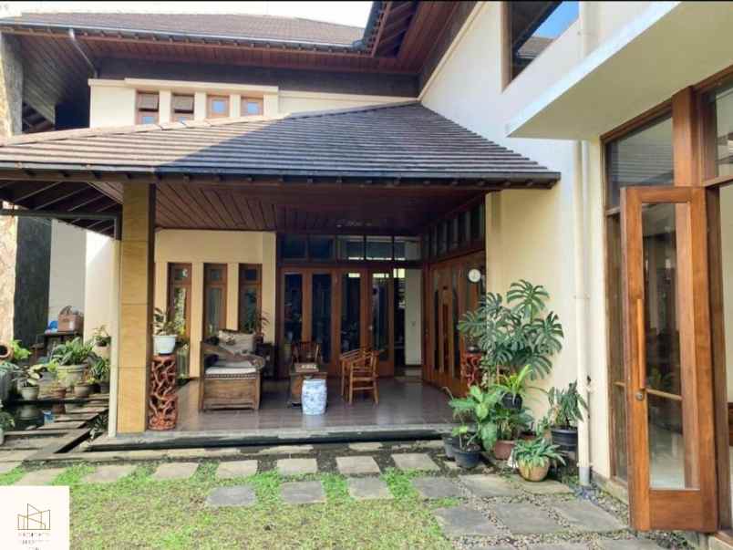 dijual rumah jl dago