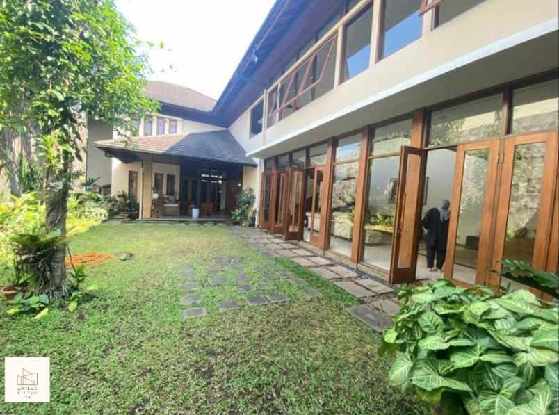 dijual rumah jl dago