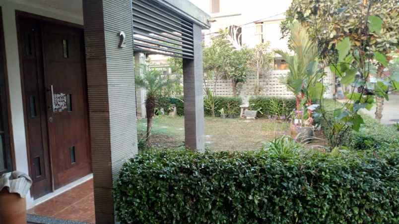 dijual rumah jl gedebage komp bumi