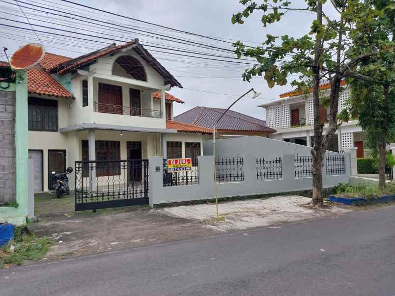 dijual rumah jl gedongsongo timur