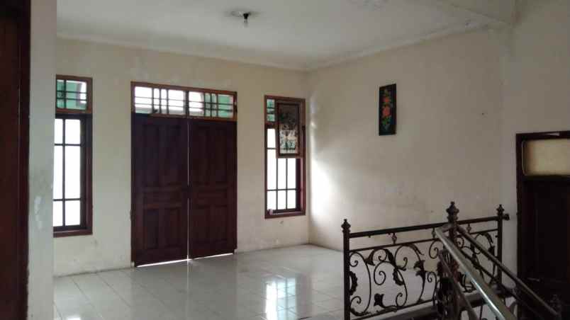 dijual rumah jl gedongsongo timur