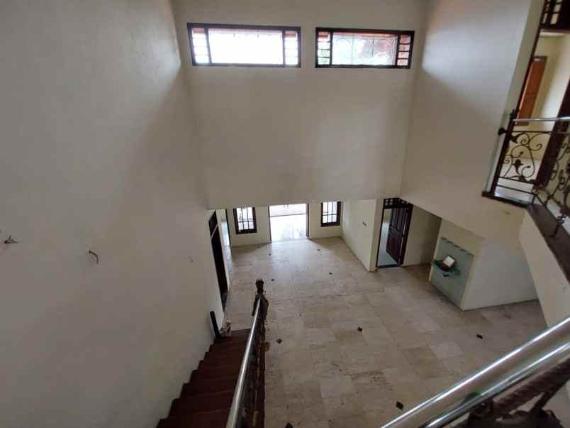 dijual rumah jl gedongsongo timur