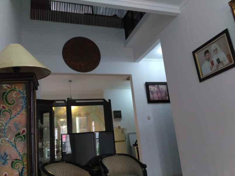 dijual rumah jl gelagah cirendeu