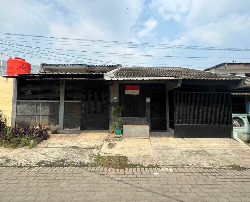 dijual rumah jl gunung agung blok b15