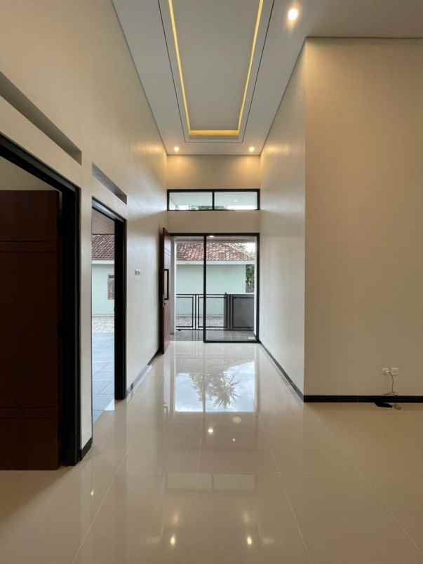 dijual rumah jl kaliurang km 12 5