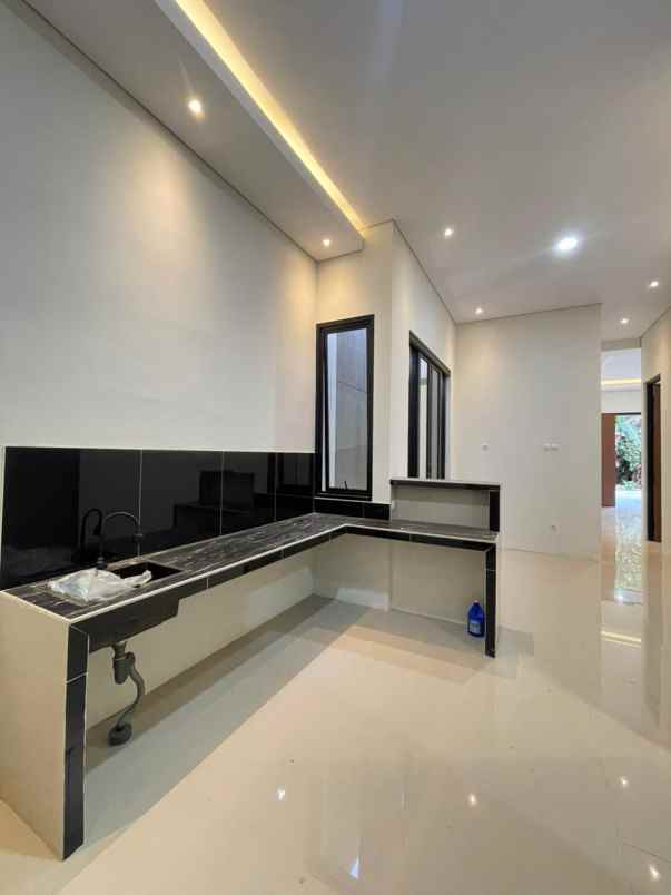 dijual rumah jl kaliurang km 13 ngaglik