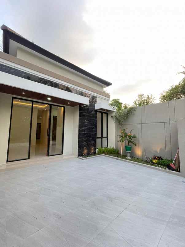 dijual rumah jl kaliurang km 13 ngaglik