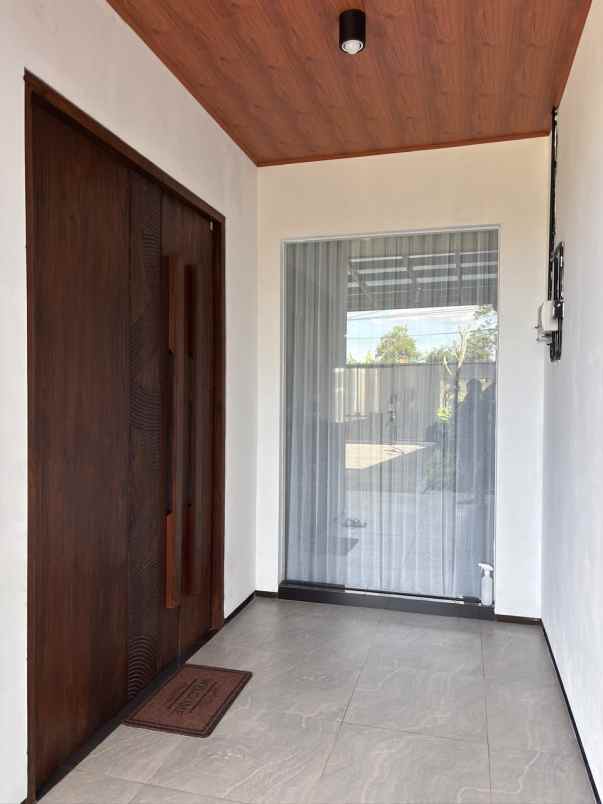 dijual rumah jl kaliurang km 9