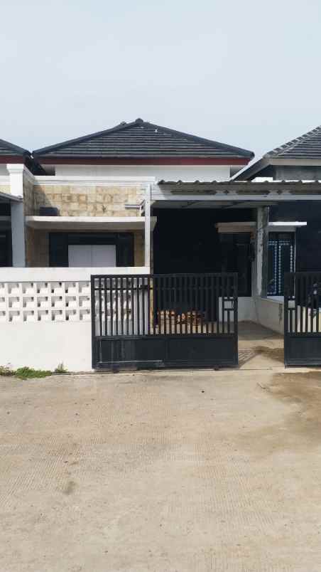 dijual rumah jl katapang andir