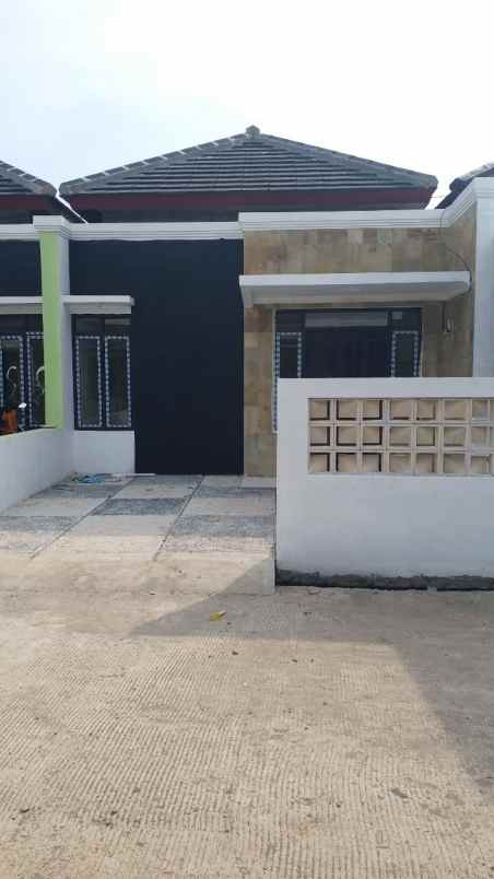 dijual rumah jl katapang andir